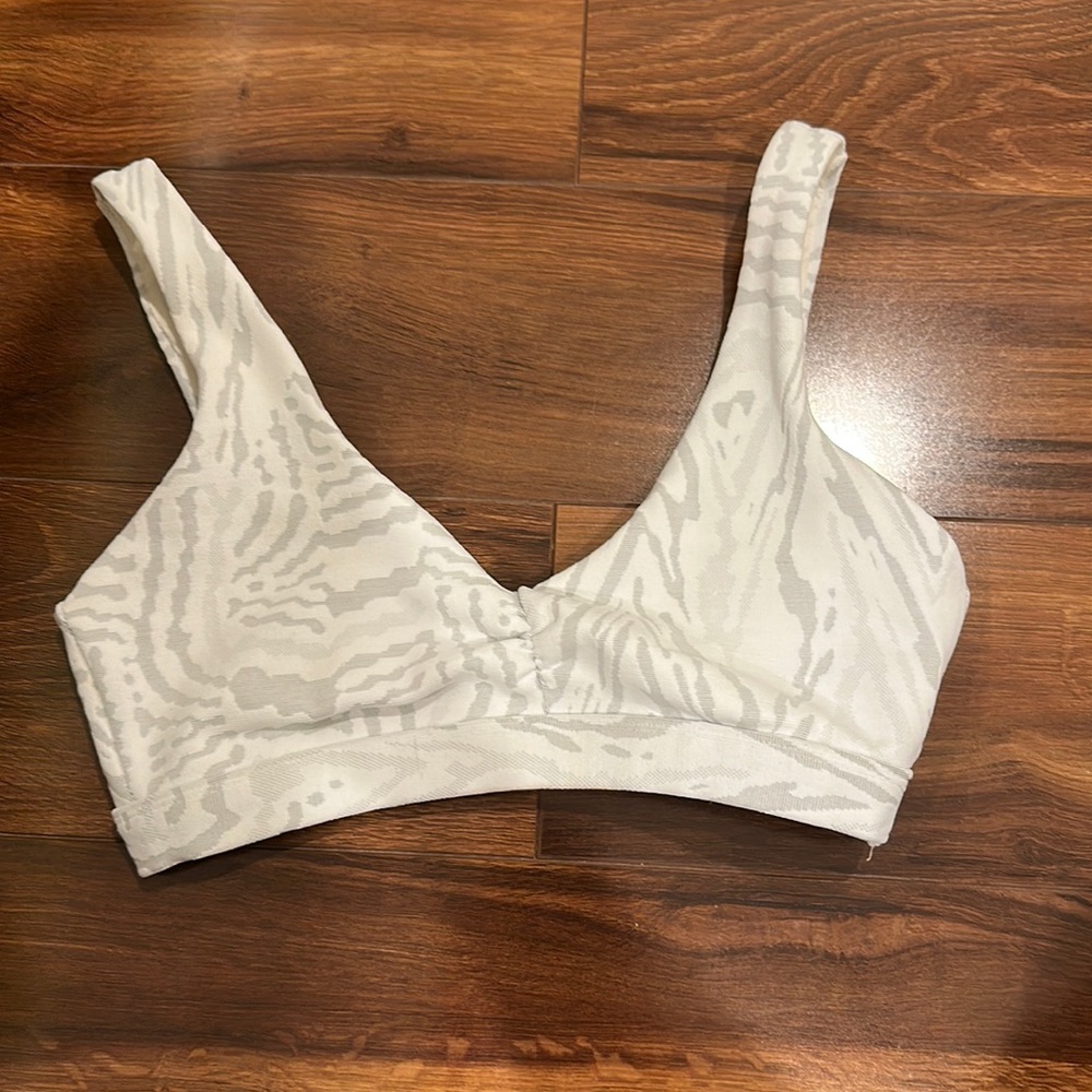 Devon windsor sports bra